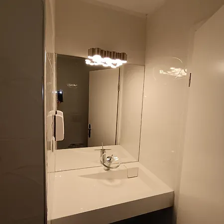 Apartment Rest & Context *