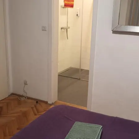 Apartment Rest & Context